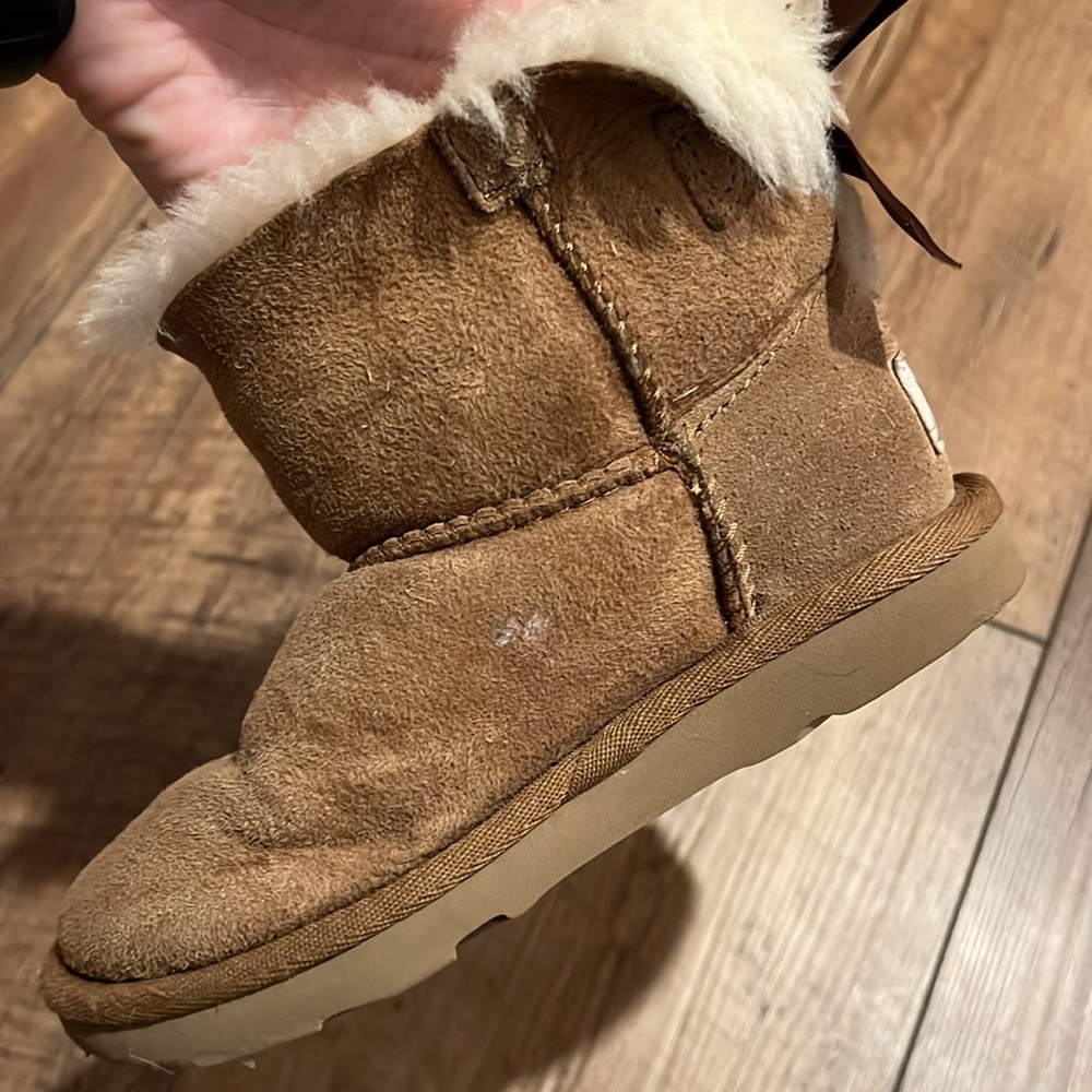 UGG Mini Bailey Bow II Boot for Toddler Girl, size 10 - Picture 16 of 16